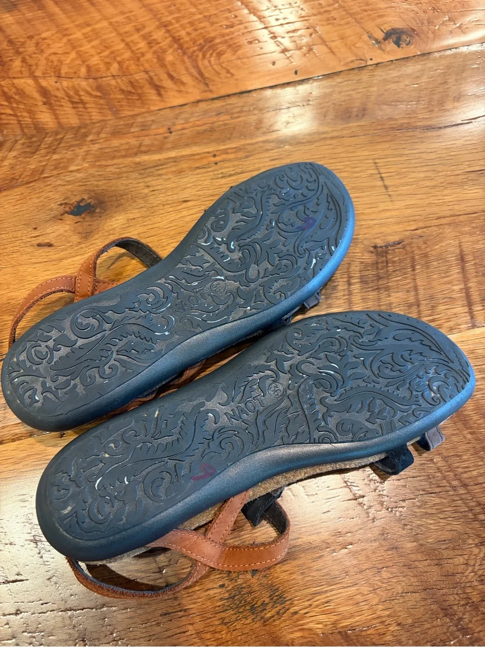 Naot Euro 36 Judith Sandal